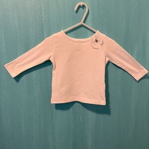 💠  **2 for $20** Carter’s white long sleeve shirt with bow size 6 month